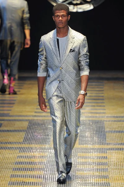 Look 44